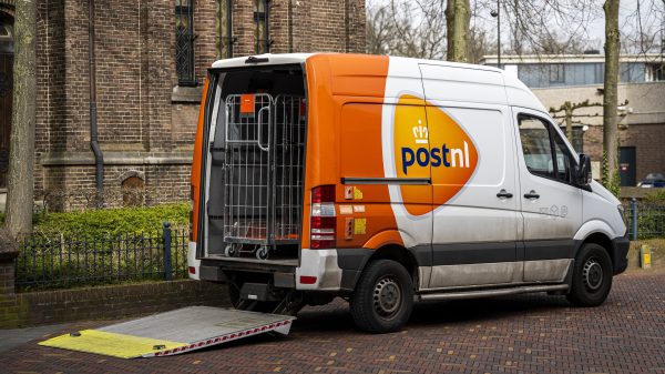 Topman PostNL België blijft tot twee weken langer vastzitten