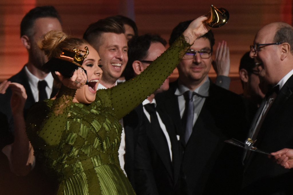 Adele breekt Grammy
