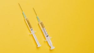 Tweede Pfizer-boosterprik beschermt ouderen tegen infectie, maar niet lang