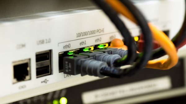 Storing bij belangrijk internetknooppunt zorgde voor haperingen