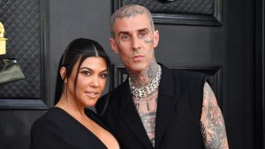 Thumbnail voor Dit zijn de eerste foto’s van het huwelijk van Kourtney Kardashian en Travis Barker