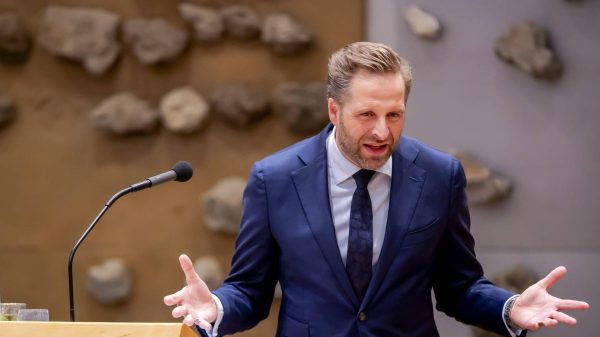 De Jonge: excuus voor onvolledigheid over contact met Van Lienden