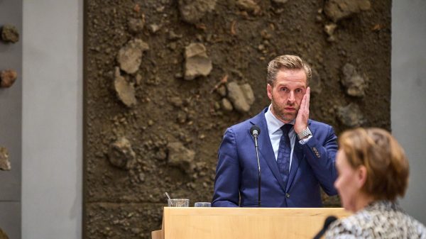 Kamer debatteert over de mondkapjesdeal