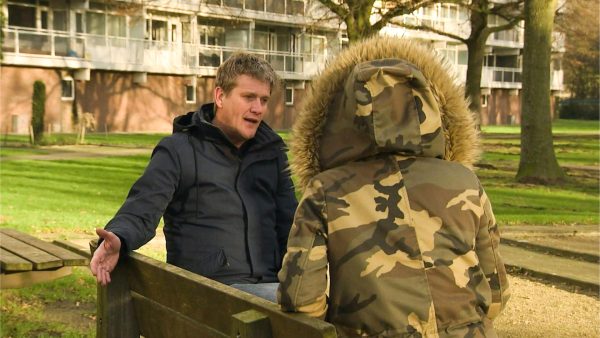 Ex-vriendin veroordeelde oplichter moest onderduiken: 'Er stond een prijs op mijn hoofd'