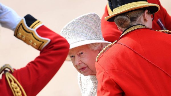 koningin Elizabeth Dooddoener: Braziliaanse krant eert 'overleden' koningin Elizabeth