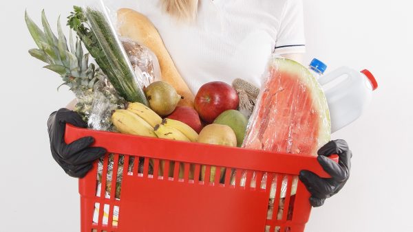 Maaltijdbezorgers gaan ook boodschappen thuis afleveren