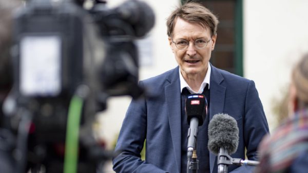 Duitse extremisten opgepakt: plan om gezondheidsminister te kidnappen