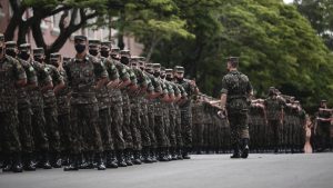 Thumbnail voor Braziliaans leger schaft viagrapillen en penisimplantaten aan, president Bolsonaro onder vuur
