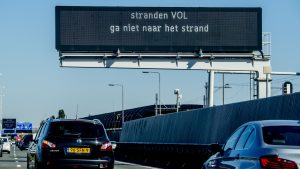 Thumbnail voor Drukte in Scheveningen, gemeente roept op: 'Kom niet meer met de auto'