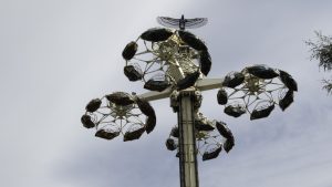 Thumbnail voor Peentjes zweten in The Eagle in Slagharen: bezoekers zitten uur vast op 10 meter hoogte