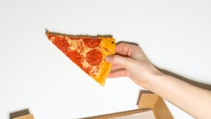 Thumbnail voor Wetenschappelijk bureau van CDA wil leeftijdsgrens voor fastfood