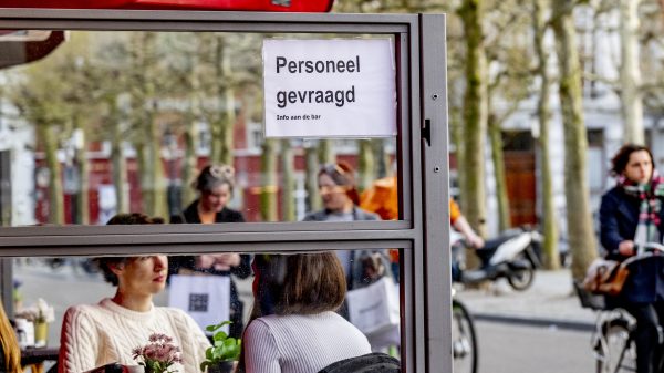 Horeca heeft ex-medewerkers GGD hard nodig, kan salaris niet evenaren