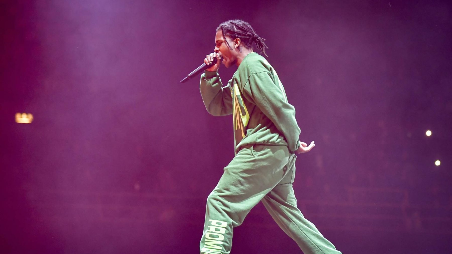 Rapper A$AP Rocky aangehouden op vliegveld Los Angeles