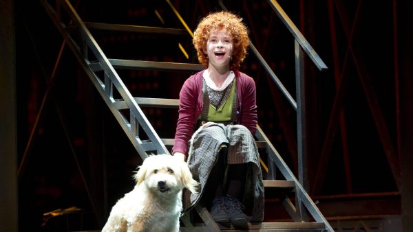 DeLaMar biedt musical 'Annie' aan met Oekraïense boventiteling