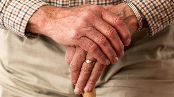 Man (80) aangehouden na diefstal