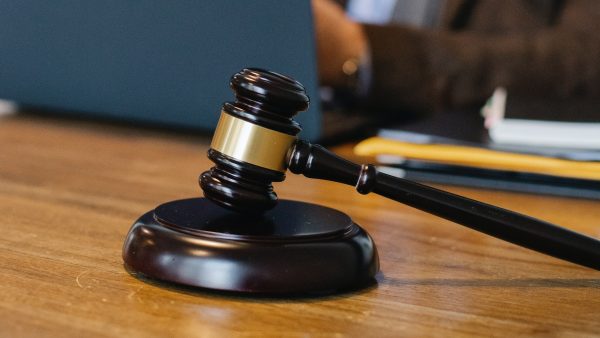 foto's Man krijgt vijf jaar cel voor verspreiden pornografische foto's eigen baby (0)