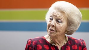 Thumbnail voor Kindertekeningen van prinses Beatrix geveild voor 11.000 euro