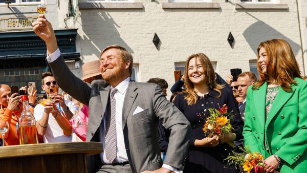 Grote drukte in Maastricht tijdens Koningsdag, sfeer is goed