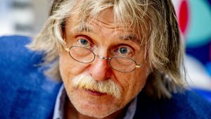 Thumbnail voor Johan Derksen nuanceert uitspraken in 'Vandaag Inside', excuses blijven uit