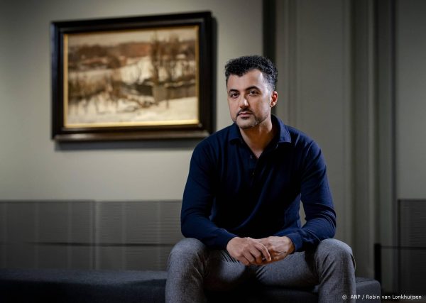 Özcan Akyol bedreigd, programma vanuit Hilversum gemaakt