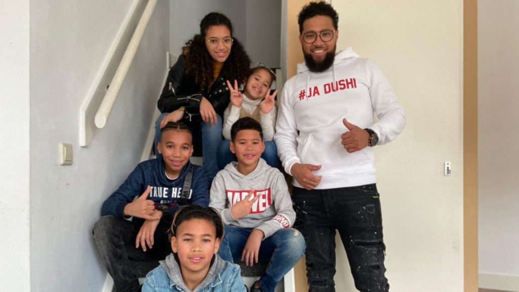 Papa Jay en zijn gezin | ongeluk