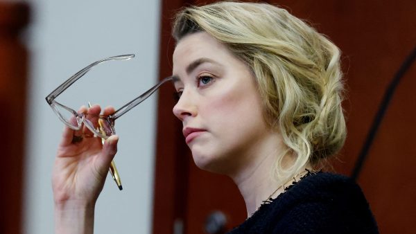 Amber Heard wisselt van pr-team: 'Ze houdt niet van slechte koppen'