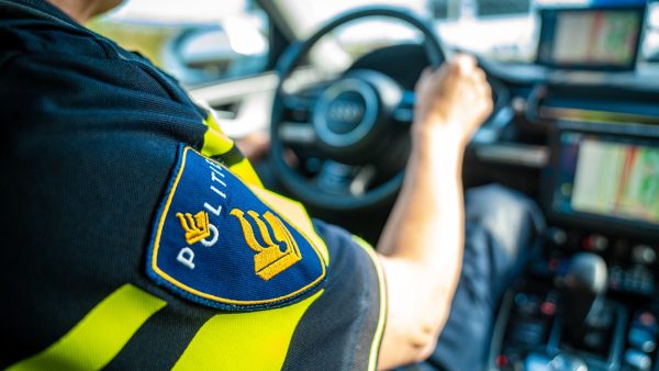 Verkeerspolitie Rotterdam kondigt boetes aan met ludiek bericht