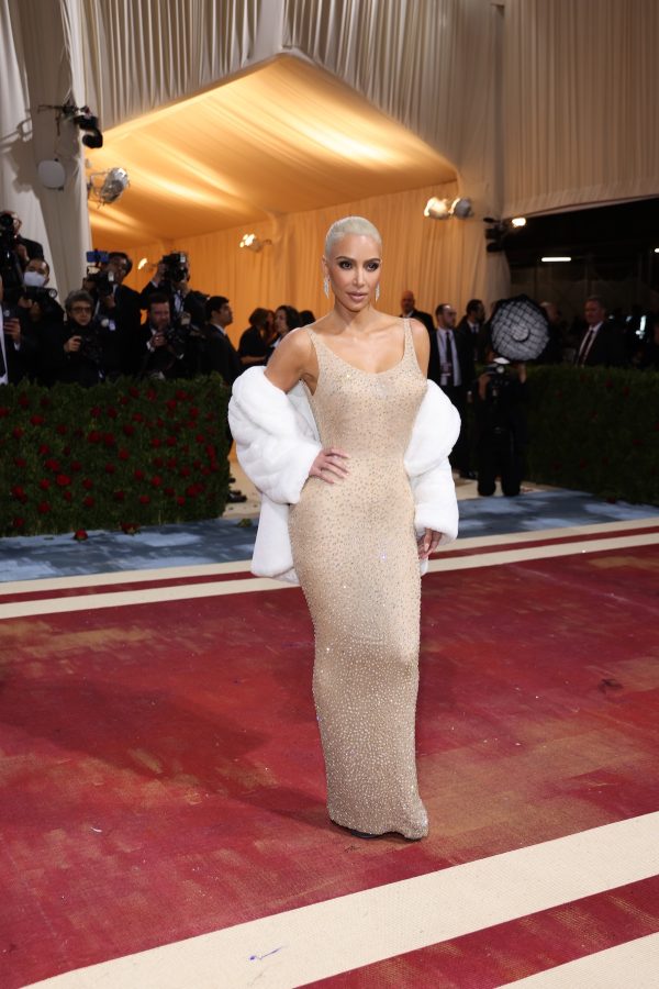 Kim Kardashian draagt jurk van Marilyn Monroe naar het MET-Gala