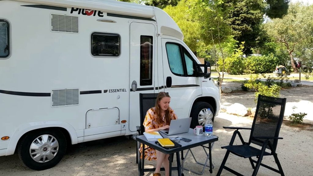 Anne liet huis en haard achter om met een camper te gaan rondtrekken