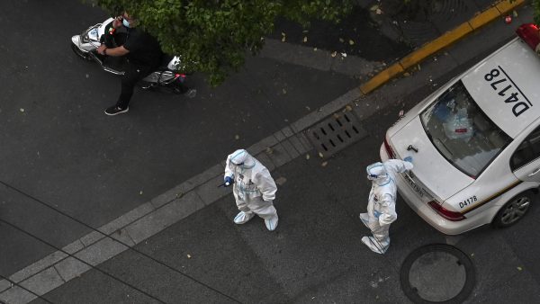 Bejaarde man blijkt nog in leven bij aankomst mortuarium na vervoer in lijkzak in shanghai