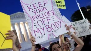 Thumbnail voor Gouverneur Oklahoma tekent wet die abortus na zes weken verbiedt