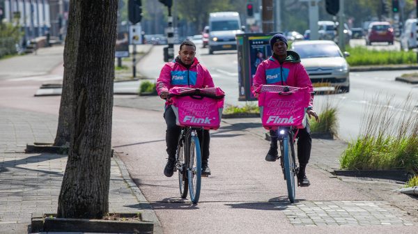 Arbeidsinspectie: Flitsbezorgdiensten overtreden regels en ontwijken verplichtingen