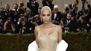 Thumbnail voor Vier keer is scheepsrecht: Kim Kardashian gelooft in de liefde en wil nóg een keer trouwen