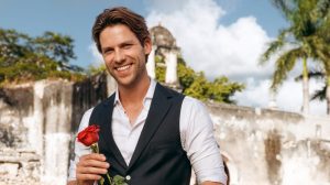 Thumbnail voor Pruiken en vermommingen: dit deed 'De Bachelor' Thomas om zijn relatie geheim te houden