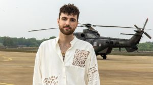 Thumbnail voor Duncan Laurence naar verkeerd Bevrijdingsfestival gevlogen