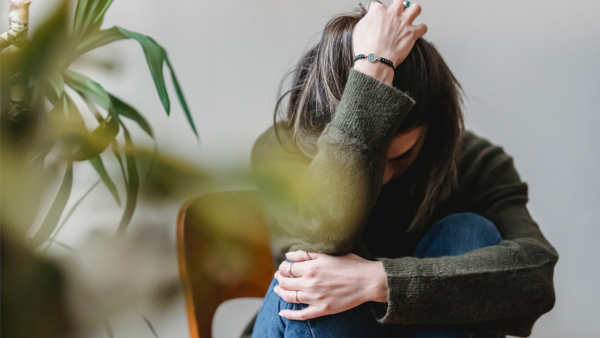 Louise (23): 'Mijn moeder deed een zelfmoordpoging terwijl ze zwanger was van mij'