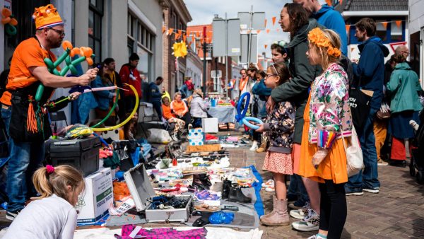 Broche op vrijmarkt