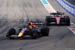 Thumbnail voor Max Verstappen boekt in Miami derde zege van 2022