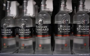 Thumbnail voor Ontnuchterend plan: Oekraïne wil alcoholverkoop in Rusland lamleggen