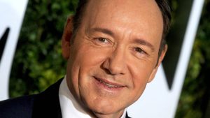 Thumbnail voor Kevin Spacey na jaren weer terug op filmset, acteur maakt rentree in historisch drama