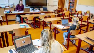 Thumbnail voor Beetje bijspijkeren: experts gaan schoolleerlingen helpen met taal en rekenen