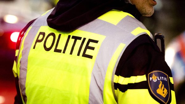 Man uit rijdende auto geslagen in Roosendaal, tieners aangehouden