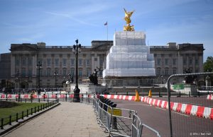 Thumbnail voor 70 vliegtuigen eren koningin Elizabeth vanwege troonjubileum