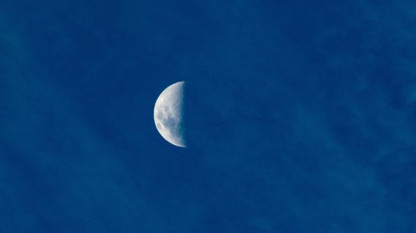 Totale maansverduistering maandag waarschijnlijk nauwelijks te zien