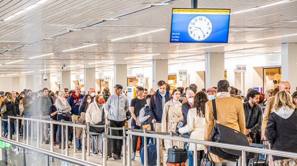 Drukte op Schiphol zondag ‘beheersbaar’