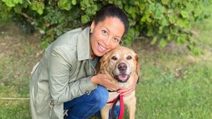 Thumbnail voor Maureen du Toit schrijft kookboek voor honden: 'Honden zijn lekkerbekken, niet zo kritisch als katten'