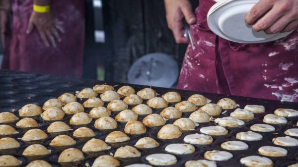 Roem van korte duur: poffertjesbakker krijgt één seconde tv-tijd en is niet blij