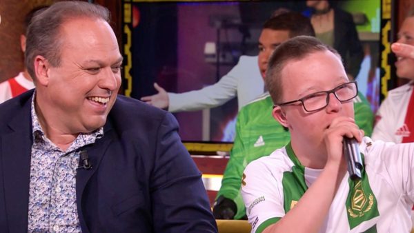 Word je blij van: 'Bijzondere Eredivisie'-spelers stelen de show bij 'HLF8' met Frans Bauer