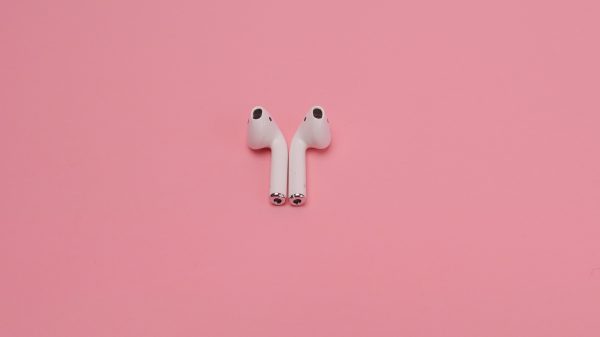 Apple voor de rechter: trommelvlies van jongen gescheurd door AirPods