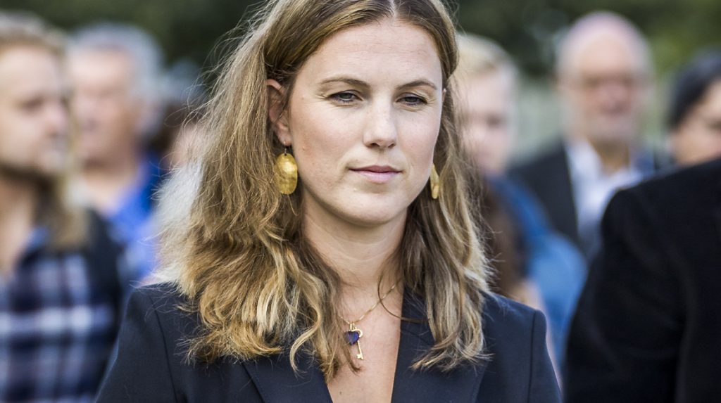 Kelly De Vries Over De Dood Van Vader Het Gemis Wordt Niet Minder Kelly De Vries Over De Dood Van Vader Het Gemis Wordt Niet Minder